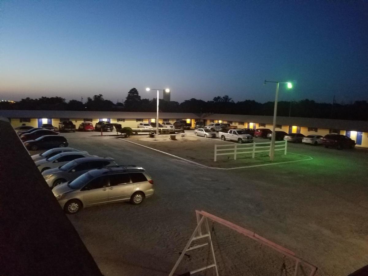 Executive Inn Cisco エクステリア 写真